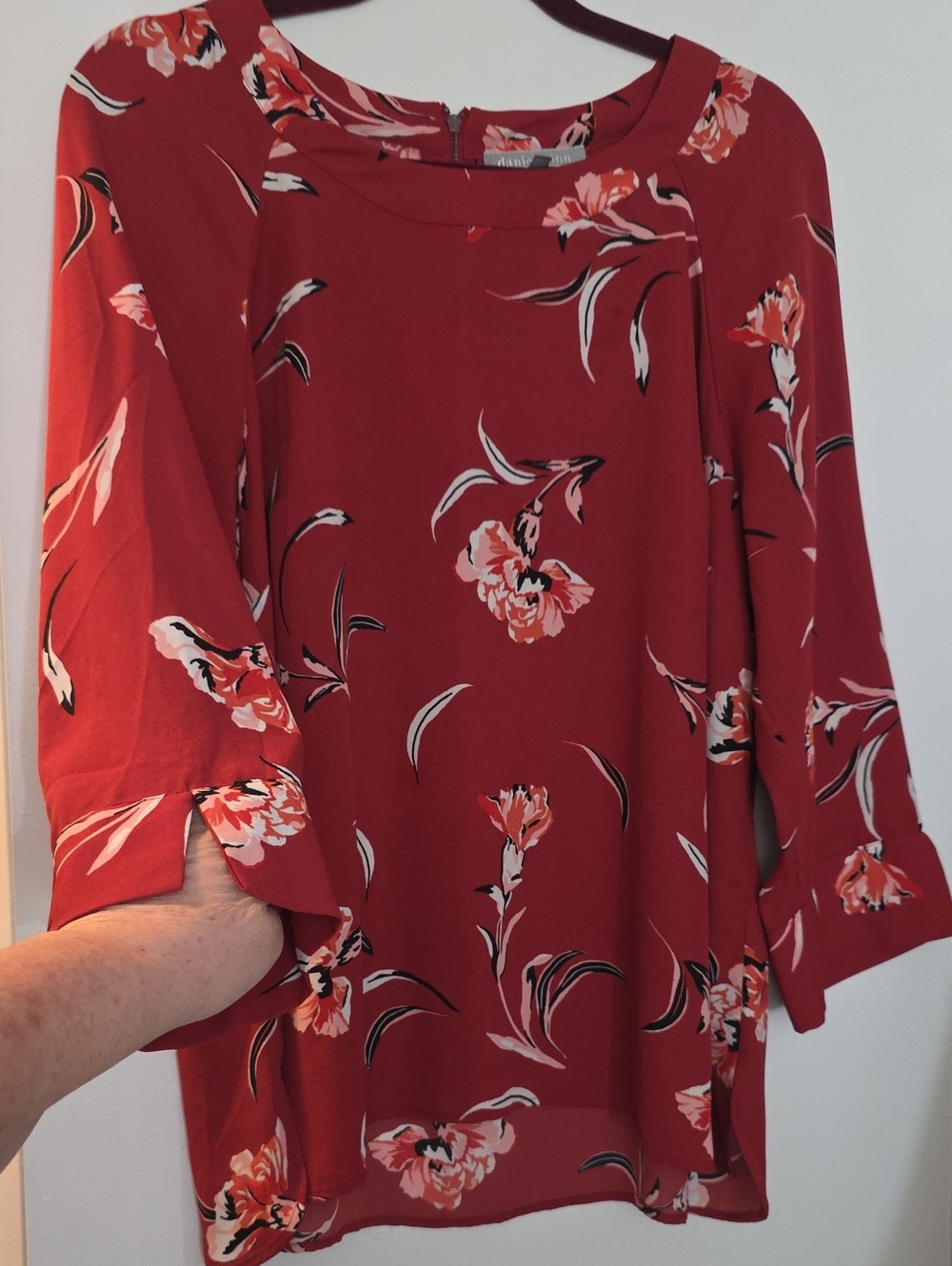 Daniel Rainn Red Floral 3/4-Sleeve Blouse